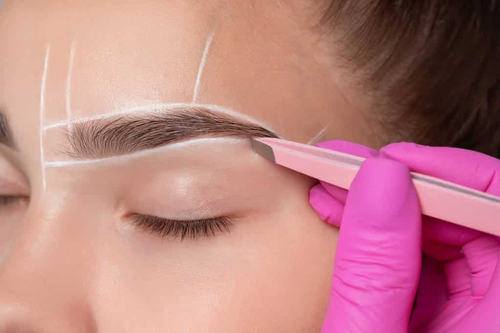 Restructuration sourcils